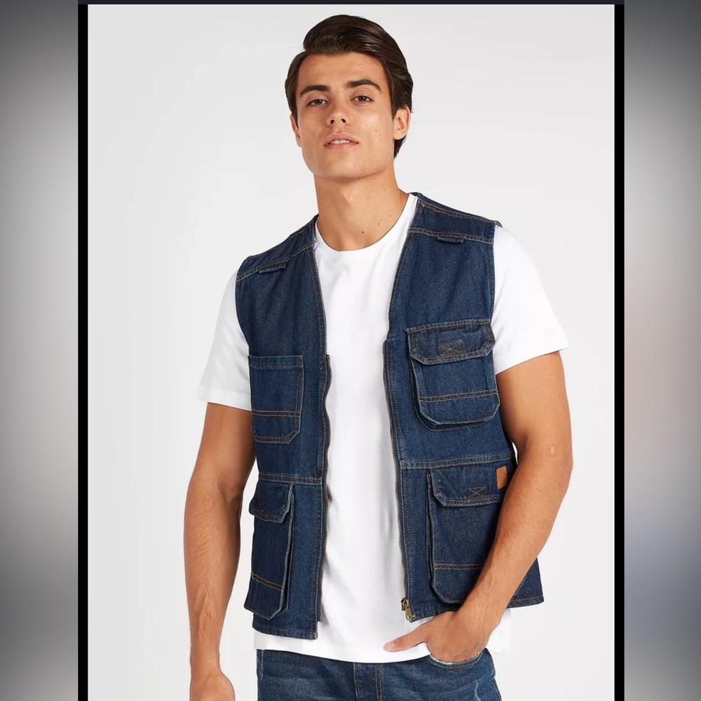 LEE COOPER Solid Zip Through Gilet with Flap Pockets